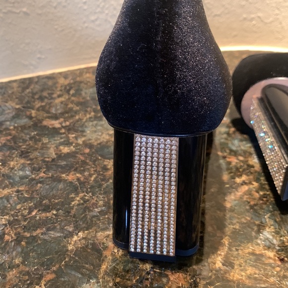 Kate Spade Sybil black velvet genes block heel pumps - Picture 9 of 9